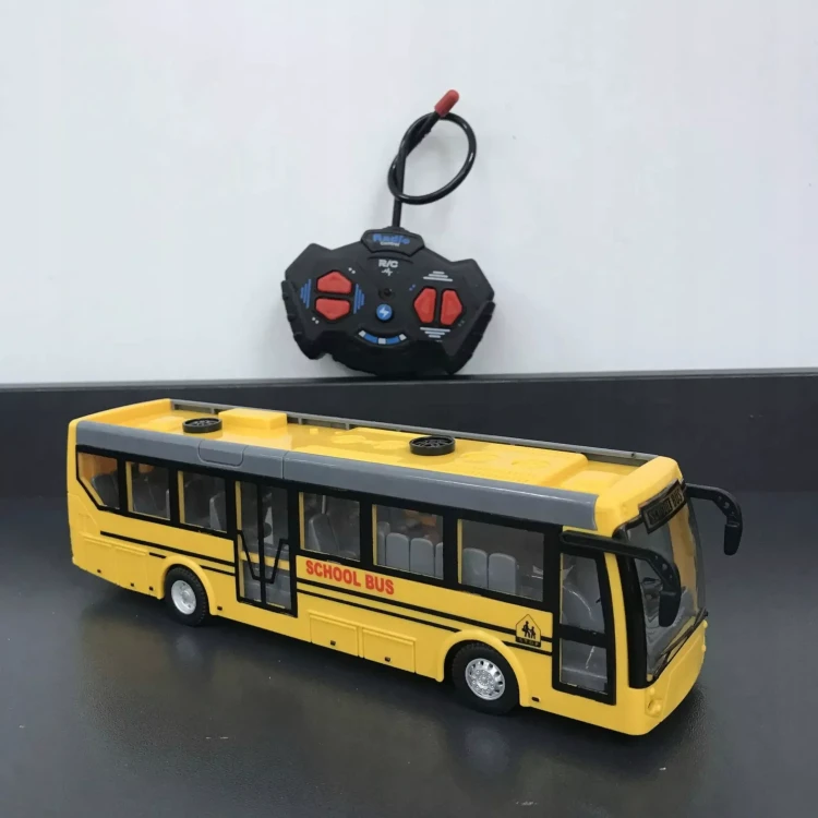 Szkolny Autobus Zdalnie Sterowany (Skala 1:32) – Żółty Bus z Pilotem i Światłami LED