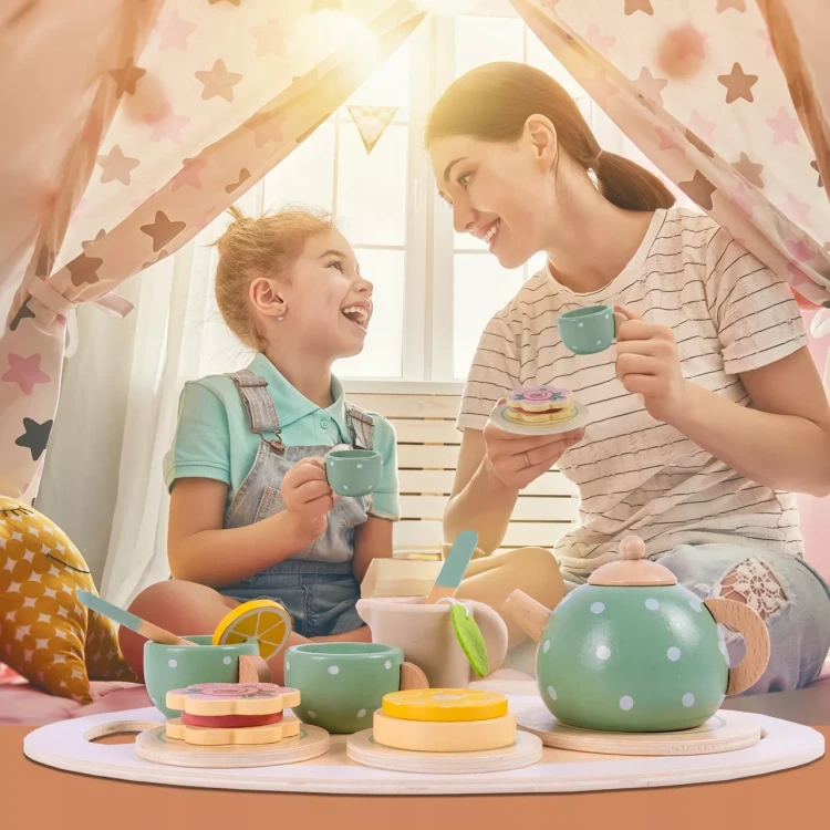 Drewniany Serwis do Herbaty z Akcesoriami – Zestaw Kawowy „Podwieczorek dla Lalek” (15 elementów)