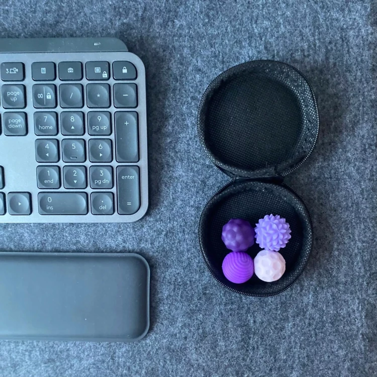 Magnetyczne Kulki Sensoryczne Antystresowe z Etui – Zestaw 4 Sztuk Luxma