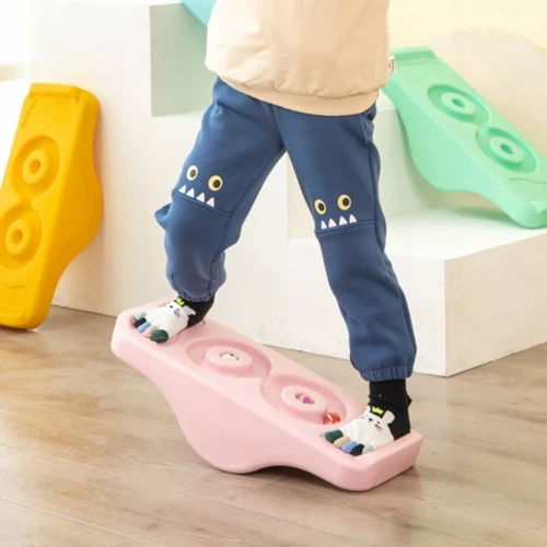 Deska Sensoryczna Równoważna Montessori różowa dla dzieci w wieku 3+