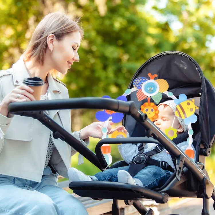 Pałąk z zabawkami do łóżeczka i wózka zwierzątka grzechotki dla niemowląt 0+